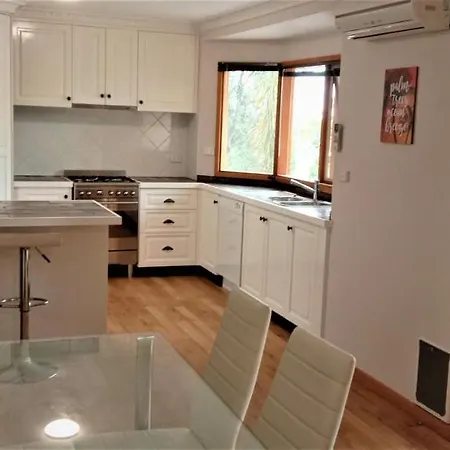 Treetops Hideaway Albury Exterior photo