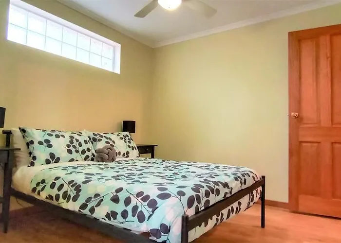 Treetops Hideaway Albury